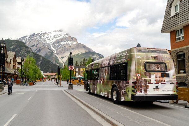 Roam Transit bus on Banff Avenue
